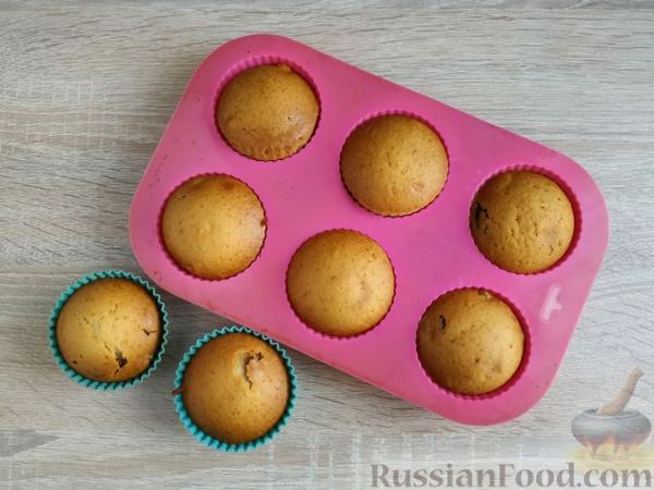 Постные медовые маффины с изюмом