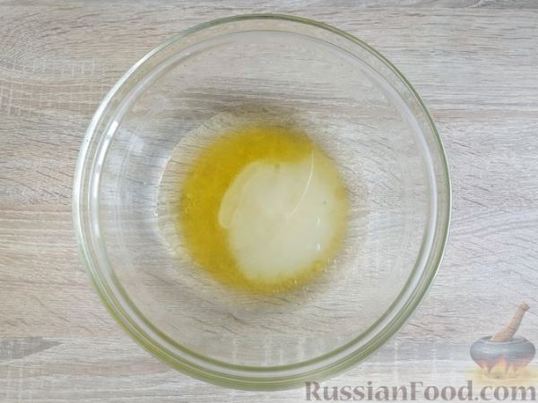 Постные медовые маффины с изюмом