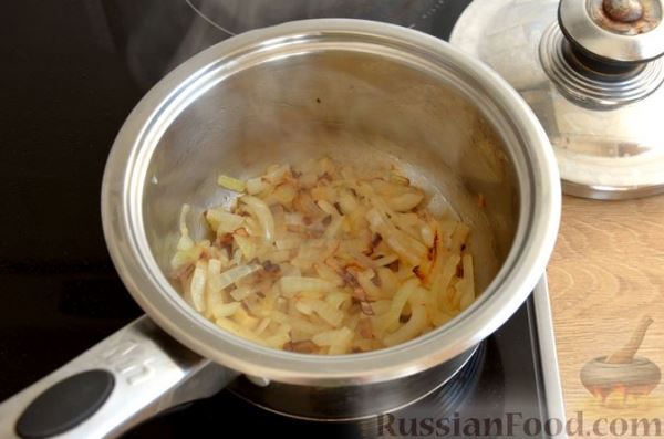 Говядина, тушенная с яблоками