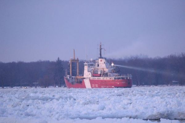 Ледяной затор на реке Сент-Клер вызвал наводнение в американском штате Мичиган