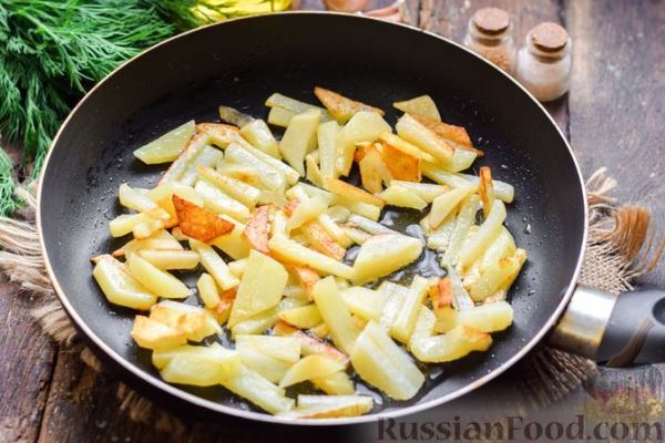 Жареная картошка с тыквой и курицей