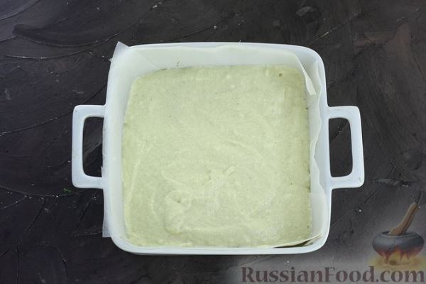 Манник с рыбой, отварными яйцами и майонезно-сметанной заливкой