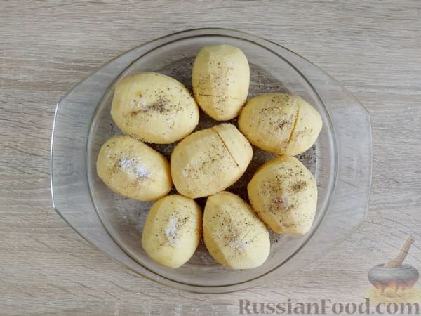 Картофель, запечённый с сыром и сливочным маслом (в духовке)