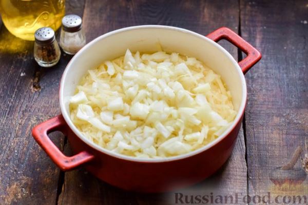 Заливной пирог на сметане, с картофелем и консервированной рыбой