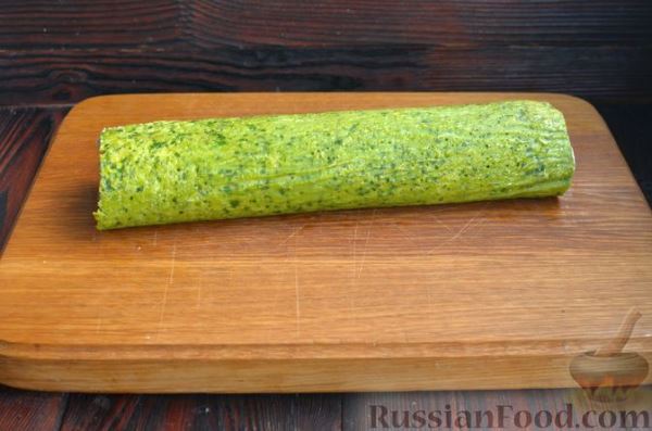Шпинатный рулет с сёмгой и сливочным сыром
