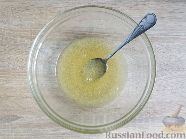 Постные медовые маффины с изюмом