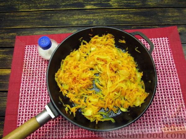 Запечённая скумбрия с апельсинами, на овощной подушке