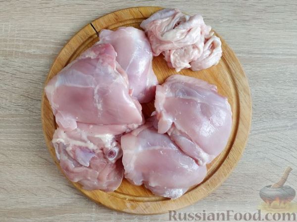 Курица, тушенная с морковью