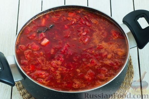 Борщ с черносливом и квашеными помидорами