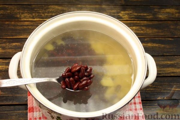 Фасолевый суп с тушёнкой