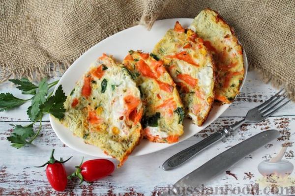 Омлет с рыбой и овощами