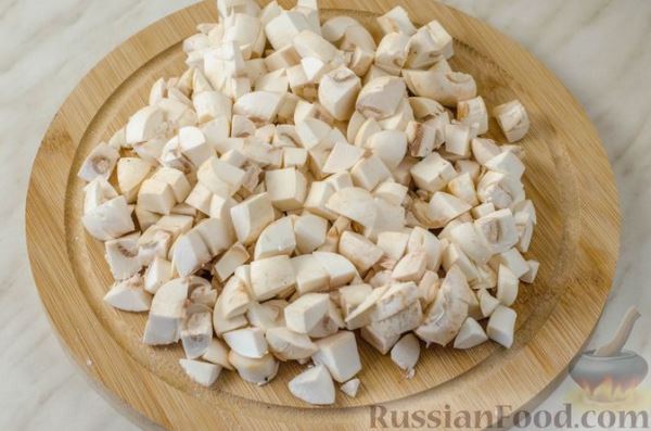 Дрожжевые пирожки с горохом и грибами (в духовке)
