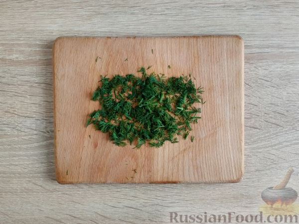Свиная печень, жаренная с овощами и яйцами