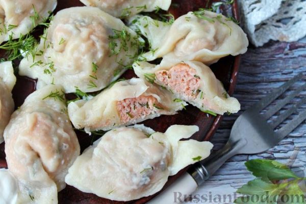 Пельмени с рыбной начинкой