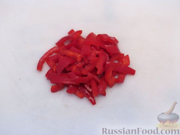Печень индейки в сметане, с репой и сладким перцем