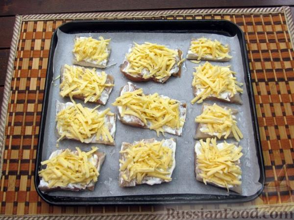 Минтай, запечённый под сыром