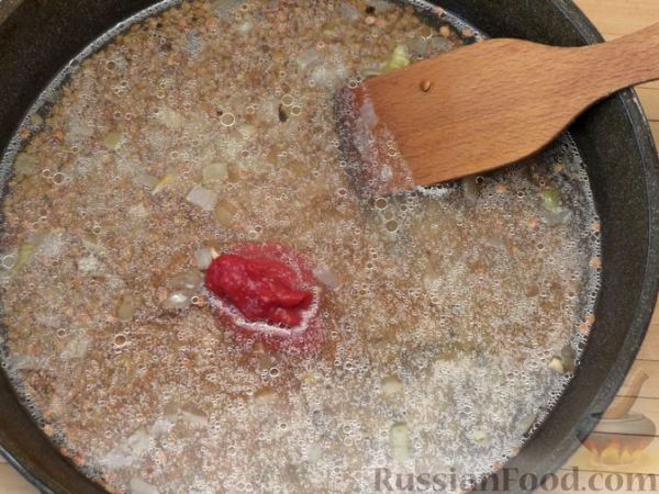 Постная картофельная запеканка с чечевицей и замороженными овощами