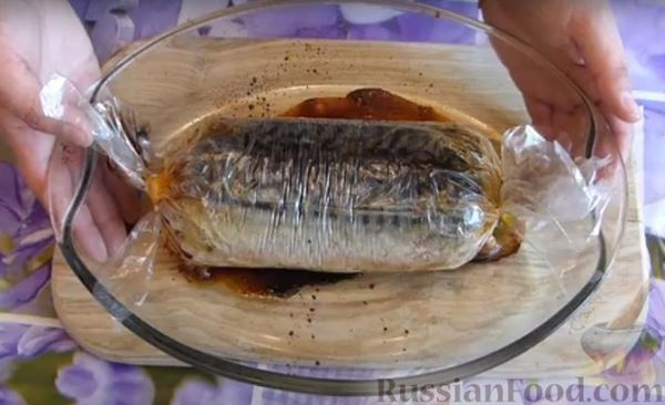 Рулет из скумбрии с овощами, грибами и сыром