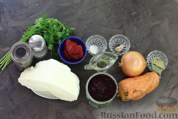 Тушёная капуста с консервированной фасолью