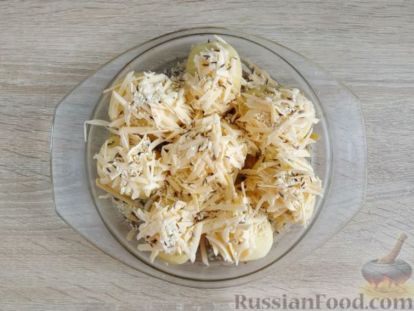 Картофель, запечённый с сыром и сливочным маслом (в духовке)