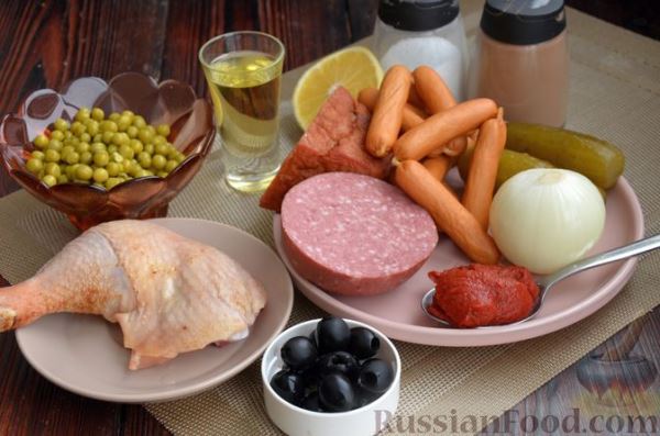 Солянка с консервированным горошком