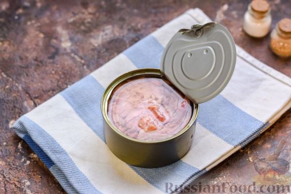 Гречка с консервированным тунцом и оливками