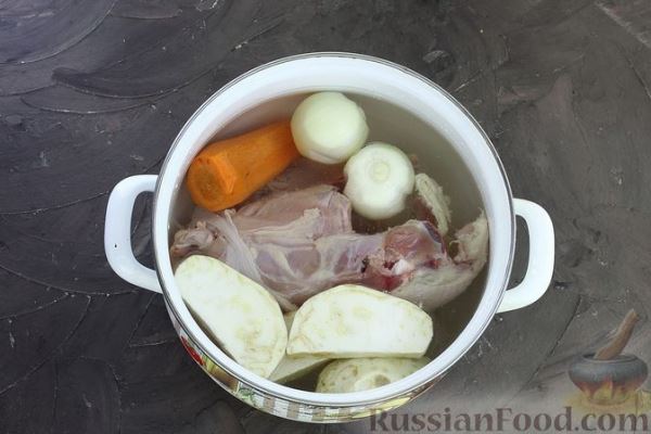Пельмени с курицей, в бульоне