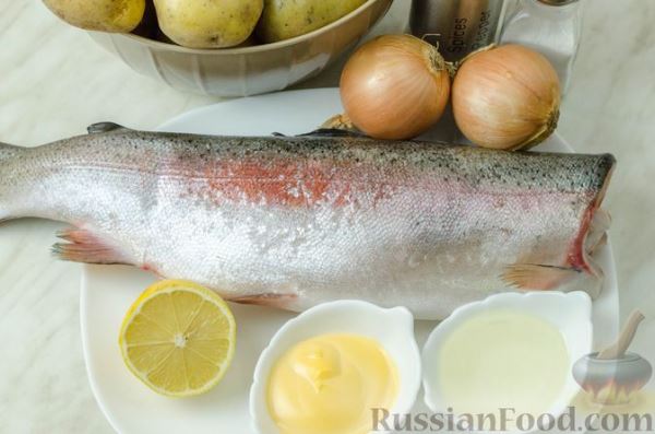 Форель, запечённая с картофелем