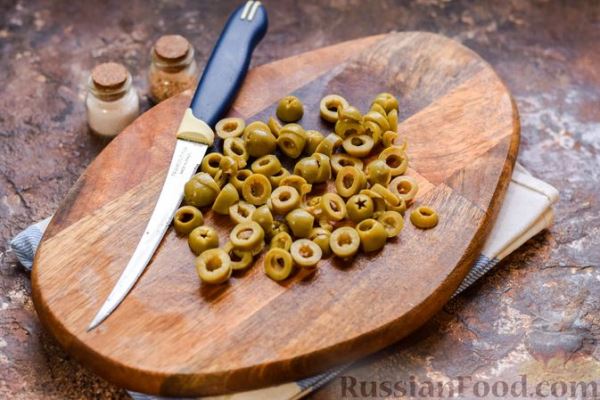 Гречка с консервированным тунцом и оливками