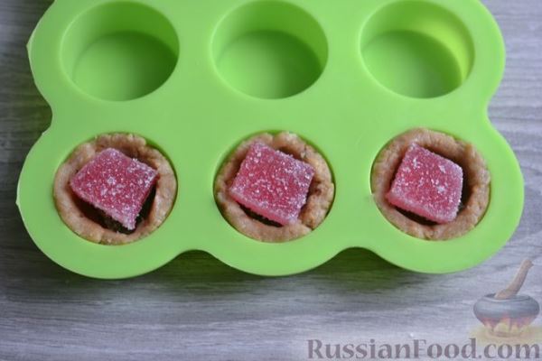 Конфеты из печенья, со сгущённым молоком, орехами и мармеладом
