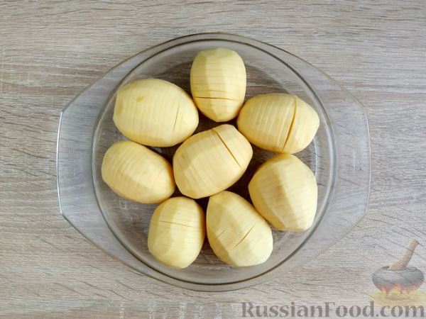 Картофель, запечённый с сыром и сливочным маслом (в духовке)