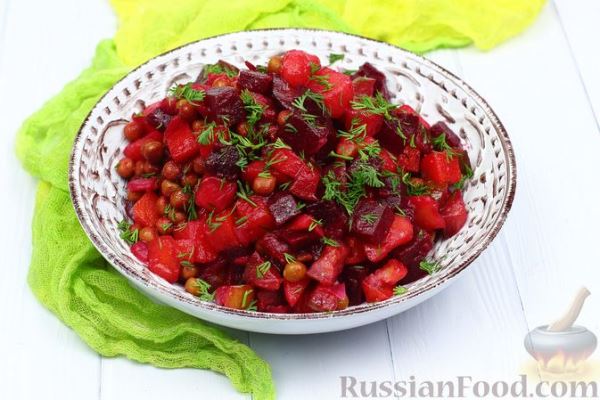 Винегрет из жареных овощей, с солёными огурцами и зелёным горошком