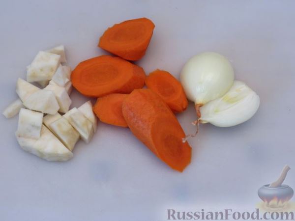 Постная картофельная запеканка с чечевицей и замороженными овощами