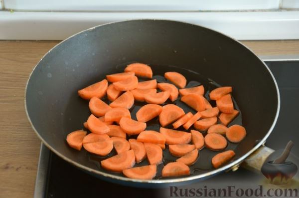 Говядина, тушенная с яблоками