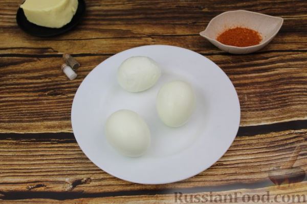 Рулет из рыбы с овощами и варёными яйцами (в духовке)