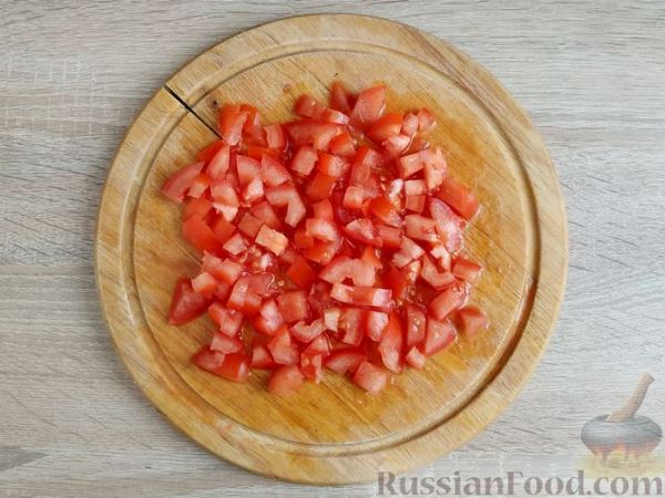 Кускус с курицей и овощами, на сковороде