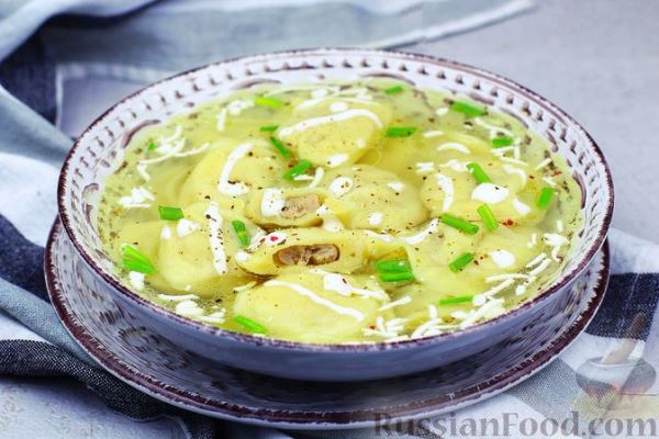 Пельмени с курицей, в бульоне