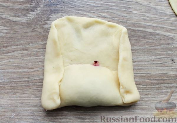 Сдобные булочки с повидлом