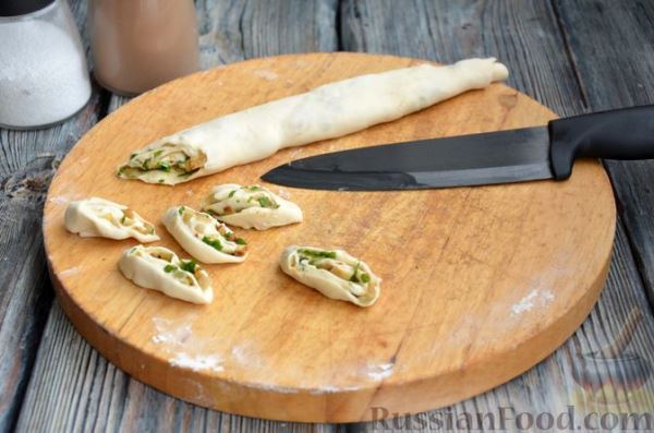 Суп с куриными рулетиками и клецками