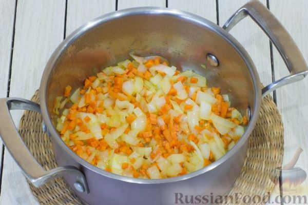 Сливочный суп с рисом,  грибами и сельдереем