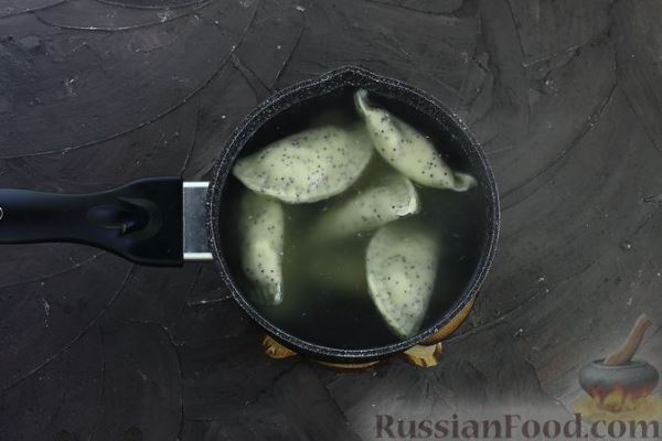 Маковые вареники с творожной начинкой и цедрой апельсина