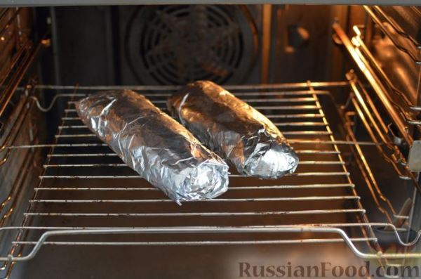 Скумбрия, запечённая с сельдереем и грибами (в фольге)