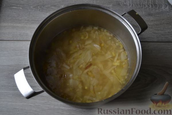 Крем-суп из кукурузы и капусты с картофельными крокетами