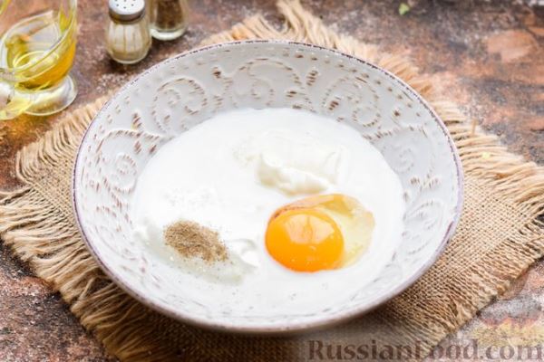 Минтай, запечённый со стручковой фасолью, в сметанно-молочной заливке с майонезом