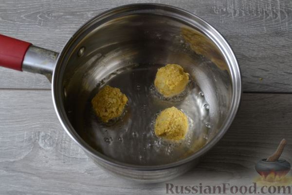 Крем-суп из кукурузы и капусты с картофельными крокетами