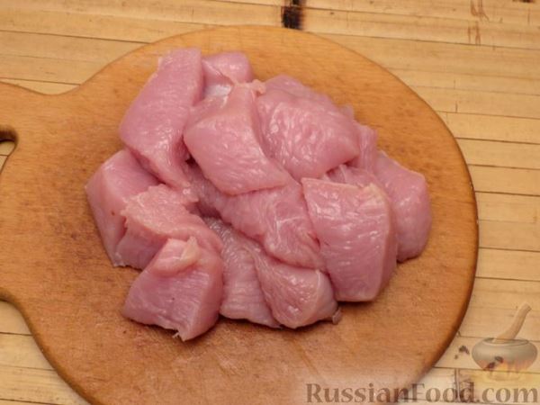 Индейка, тушенная с грибами и сметаной