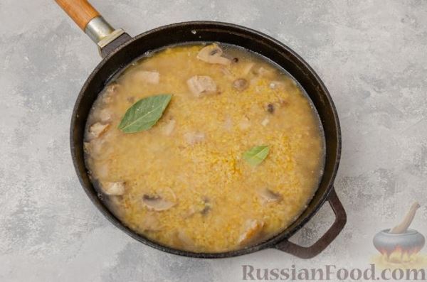 Булгур со свининой и грибами (на сковороде)
