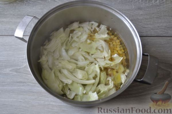 Крем-суп из кукурузы и капусты с картофельными крокетами