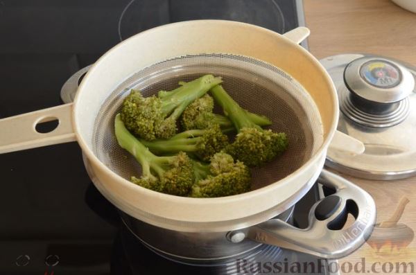 Рыбные котлеты с брокколи