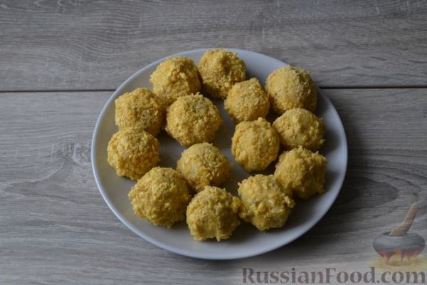 Крем-суп из кукурузы и капусты с картофельными крокетами